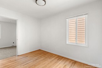 26034 Barrington St, Madison Heights, MI 48071