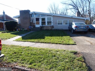 2 Hickory Rd, Hummelstown, PA 17036