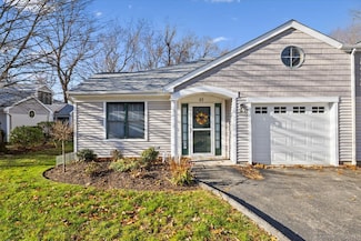 83 Red Cedar Cir, Orange, CT 06477