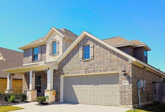 4947 Arbor Crest Ln, Bacliff, TX 77518