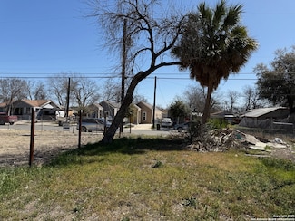 831 S San Eduardo Ave, San Antonio, TX 78237