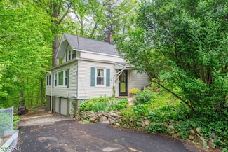 56 E Hedding Place, Mount Tabor, NJ 07878