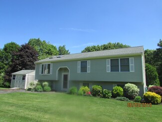 102 Flint Locke Dr, East Weymouth, MA 02189