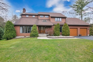 18 Southwood Dr, Ludlow, MA 01056