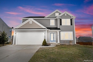 5909 Hemlock Dr, Holt, MI 48842