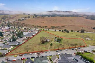 70 Muckelemi St, San Juan Bautista, CA 95045