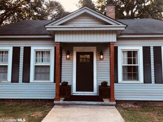425 N Mount Pleasant Ave, Monroeville, AL 36460