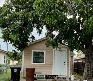 104 S Guerra Ave, Weslaco, TX 78596
