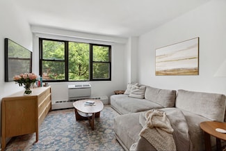 230 E 15th St Unit 3A, New York, NY 10003