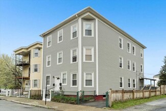 7 Lyon St, Worcester, MA 01604