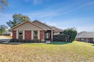 201 Silverton Loop, Crestview, FL 32536
