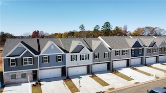 11682 Chatham Dr, Hampton, GA 30228