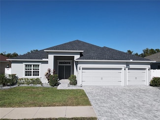 319 Travelers Creek Dr, Auburndale, FL 33823