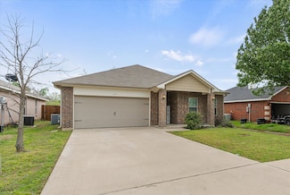 127 Mitchell Cir, Terrell, TX 75160