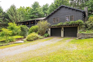 844 Salt Point Turnpike, Poughkeepsie, NY 12601
