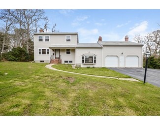 92 Maushop Ave, Barnstable, MA 02630