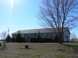 611 N Plainview Rd, Anderson, MO 64831