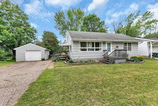 32 Cherry St N, Waite Park, MN 56387