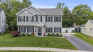 14 Baxter Rd, Edison, NJ 08817