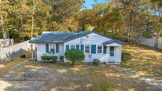 28-30 Lake Rd E, West Yarmouth, MA 2673