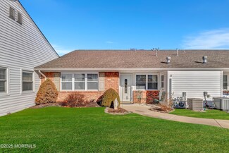 17 Minnesota Dr, Matawan, NJ 07747