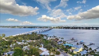 2950 SE Ocean Blvd Unit 1-5, Stuart, FL 34996