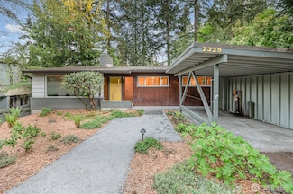 2329 NE 103rd St, Seattle, WA 98125
