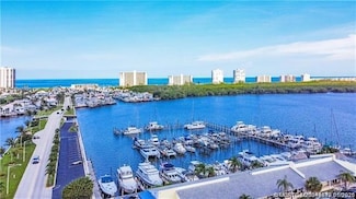 948 Nettles Blvd, Jensen Beach, FL 34957