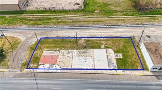 618 E 9th St, Mission, TX 78572