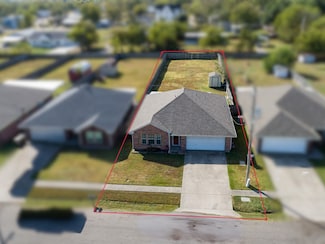 112 W Cedar St, Lone Oak, TX 75453