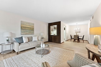 4120 Parklawn Ave Unit 219, Edina, MN 55435