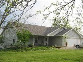 1614 Lakeview Dr, Loda, IL 60948