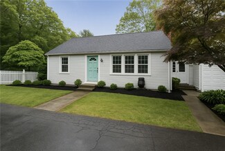 39 Whipple Rd, Smithfield, RI 02917