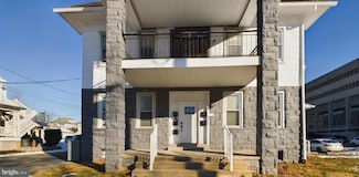 300 W Chesapeake Ave Unit 1, Towson, MD 21204