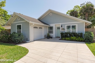 185 Pine St, Atlantic Beach, FL 32233