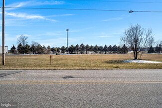 624 Alexander Spring Rd Unit 3, Carlisle, PA 17015