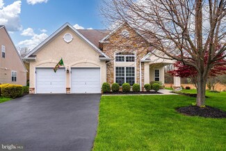 21 Buckingham Dr, Pennington, NJ 08534