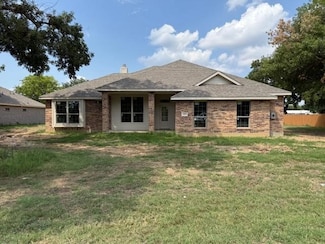 1203 Anthony St, Gainesville, TX 76240