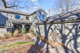 328 Shoreline Rd, Lake Barrington, IL 60010