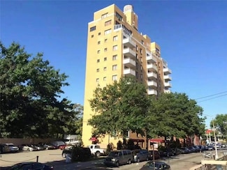 420 64th St Unit 6C, Brooklyn, NY 11220