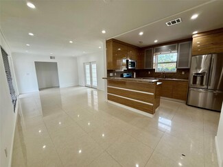 5070 SW 11th St, Plantation, FL 33317