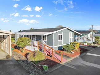 187 Empire Dr, Fortuna, CA 95540