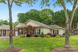 2561 26th Ave NE Unit B1, Hickory, NC 28601