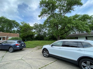 3950 Malibu Ct, Indianapolis, IN 46226