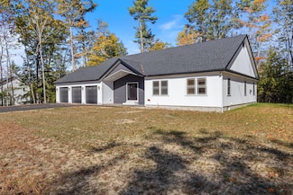 90 Green Acres Dr, Buxton, ME 04093