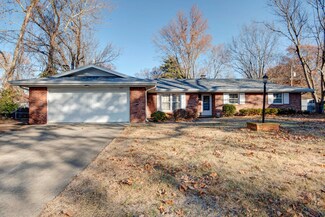 1423 E Glenwood St, Springfield, MO 65804