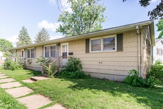 650 N 11th St, Dekalb, IL 60115