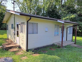 1606 Columbia Dr, Fairmont, WV 26554