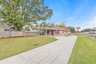 105 E Pamela Dr, Lafayette, LA 70506