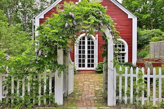 111 Hinkley Brook Rd, Grafton, VT 05146